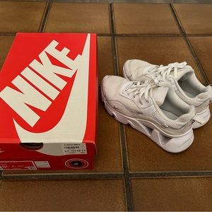 NIKE Women's RYZ 365 II in 5.5 White/White